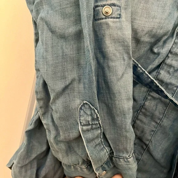 H&M NWOT Light Wash Denim Maternity Shirt Tunic - Picture 4 of 6